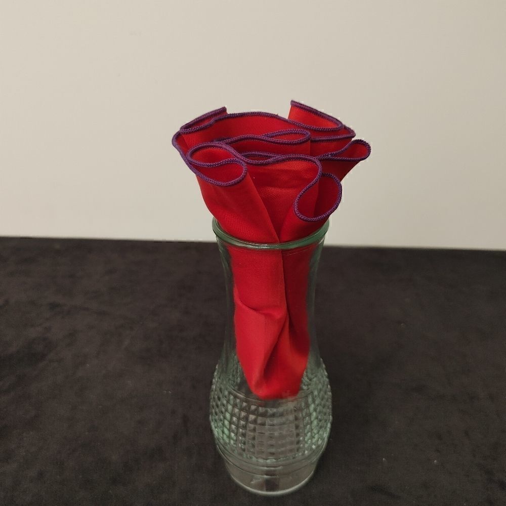 MEN'S ROUND HANKY POCKET SQUARE.